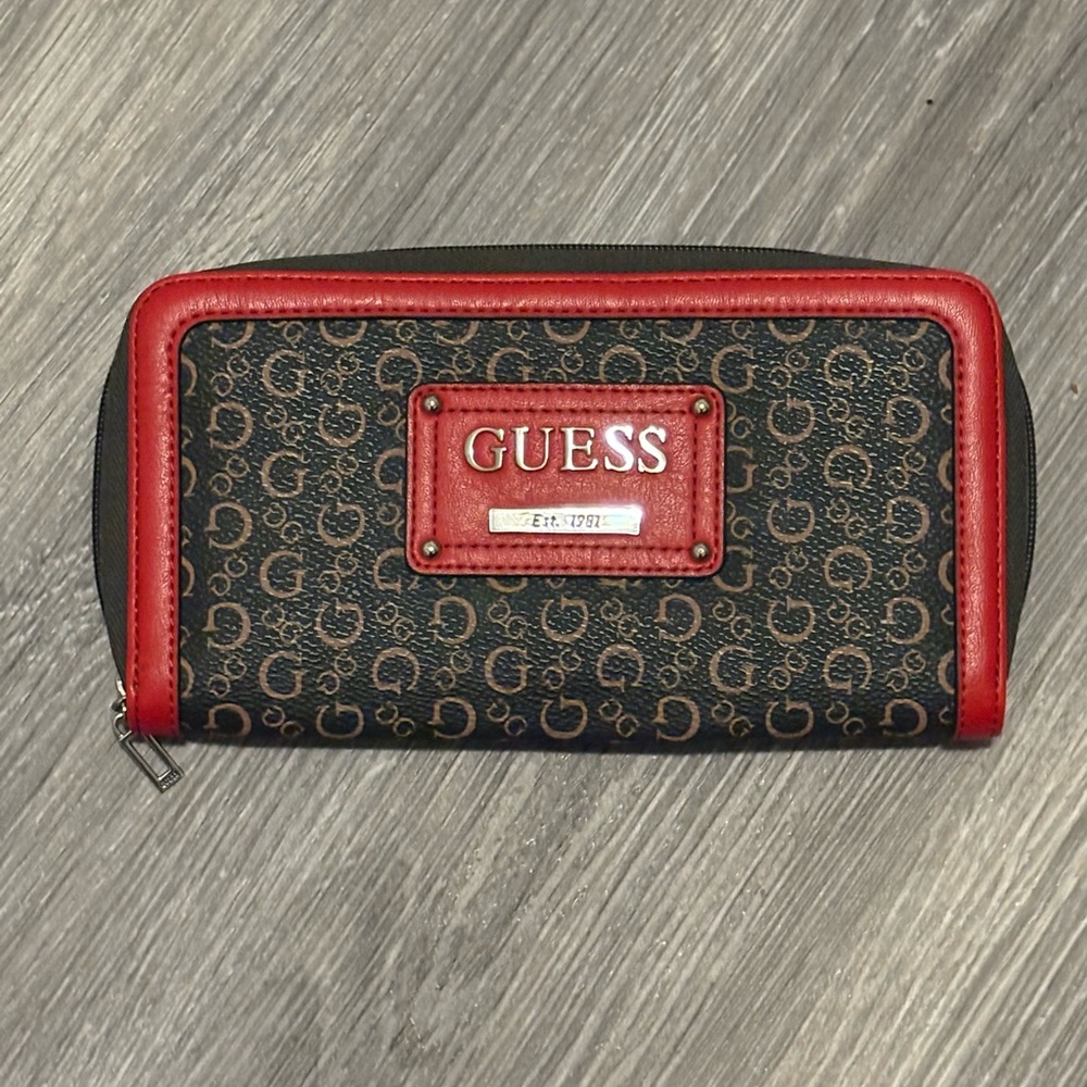 ❤️✨ GUESS Logo Zip-Around Wallet — Red Trim — EUC ✨❤️